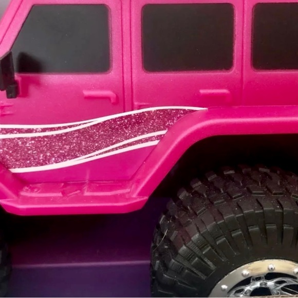BARBIE Pink RC Jeep by Sharper Image! GREAT CHRISTMAS GIFT! GREAT PRICE! - Picture 5 of 7